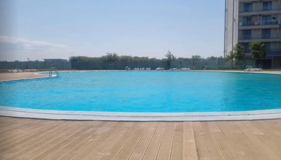 Blaxy Resort Stefi Cu Acces La Piscine Gratuit Douazeci si Trei August Exterior photo